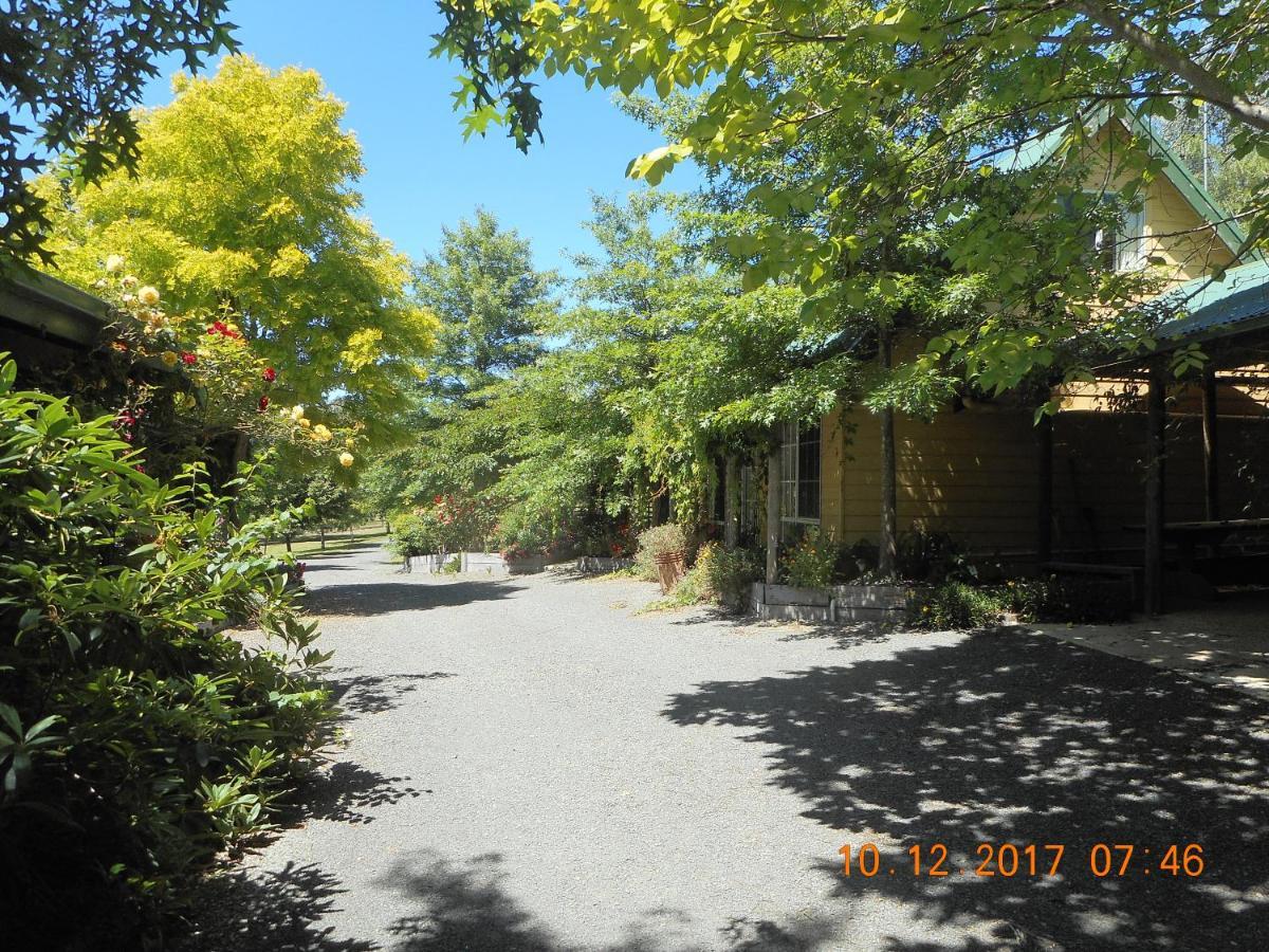 Wurrung B & B - The Cottage Woodend Ngoại thất bức ảnh