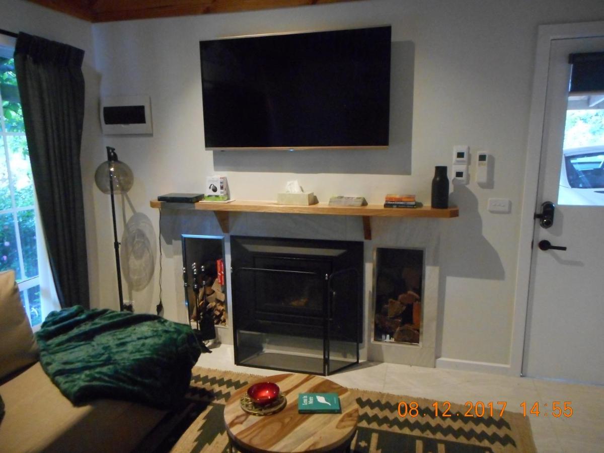 Wurrung B & B - The Cottage Woodend Ngoại thất bức ảnh